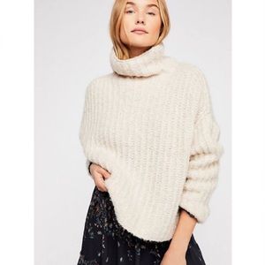 Free People Wool-Blend Fluffy Fox Sweater in Size Small